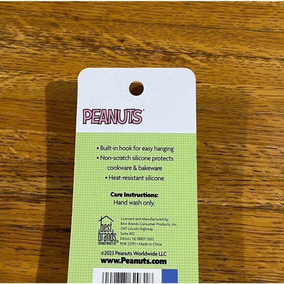 Peanuts Snoopy Spring Bag Clips, Spatulas and Cookie Cutter Set of 11 NWT - Picture 6 of 6